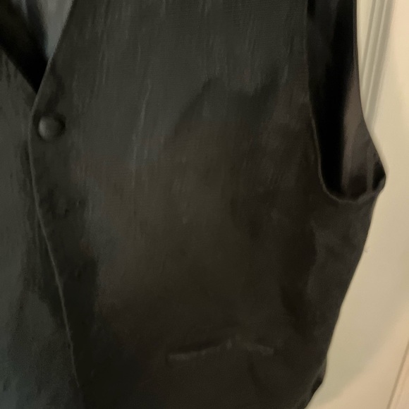 Black Vest - Picture 4 of 8